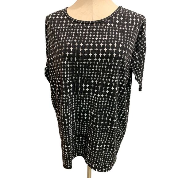 Size Small LulaRoe Womens Irma Tunic Tshirt Hi Lo Black Print - Picture 2 of 6